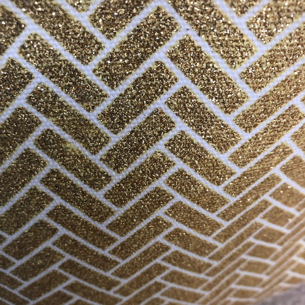 ❄️❄️Gold Glitter makeup/ travel Bag - Picture 2 of 7